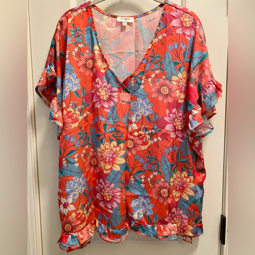 Umgee orange floral satin top c neck ruffled sleeves bust apx 26” length 26” M